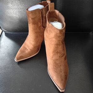 Women’s Brown Faux Suede Leather Stacked Mid- Heeled Ankle Boots.